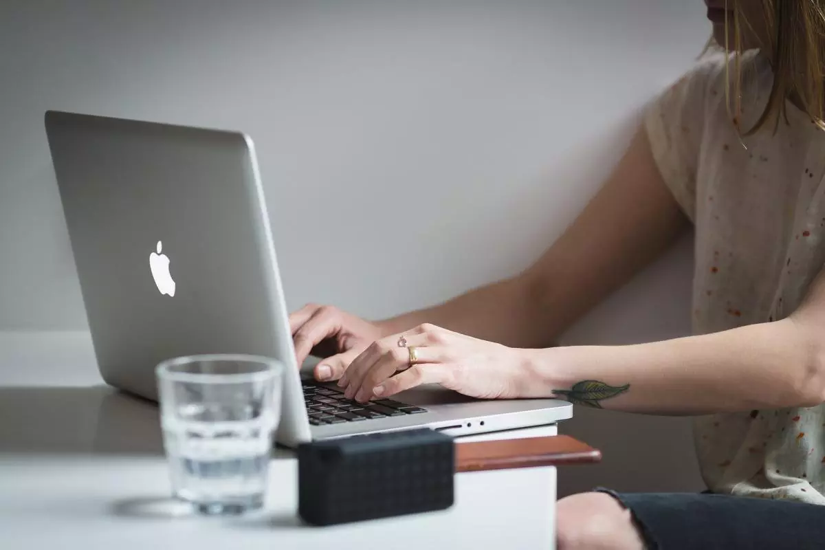 Woman sitting at her laptop